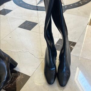 Size 9 black leather kneee high boots